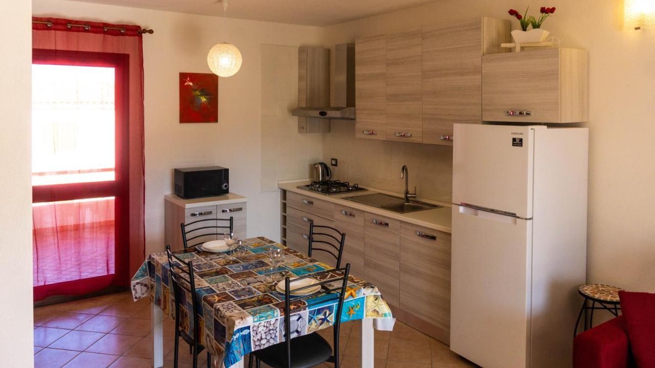 סאן תאודורו Appartamento Sette Posti Vicino Al Centro Di San Teodoro מראה חיצוני תמונה